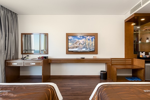 Superior Twin Room Partial Sea View #1