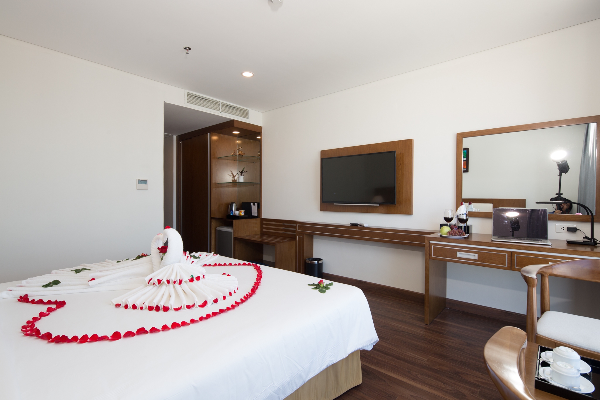 Deluxe Double Room City View #1