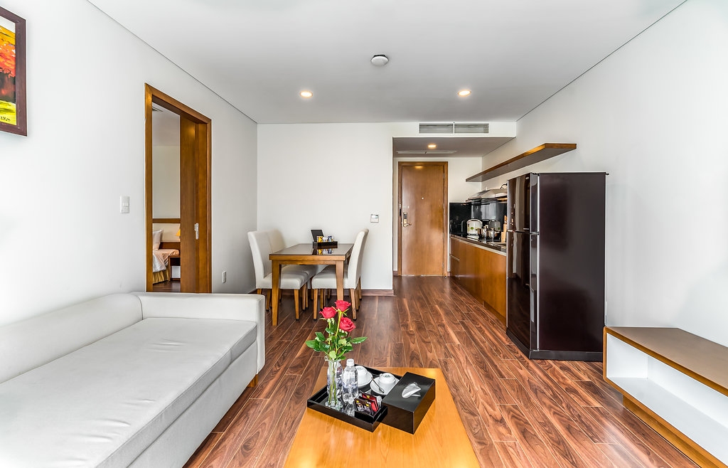 Suite One Bedroom Apartment Partial Sea View (with bathtub, balcony) #4