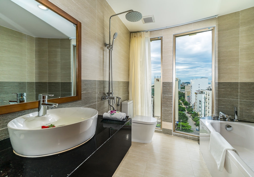 Suite One Bedroom Apartment Partial Sea View (with bathtub, balcony) #5