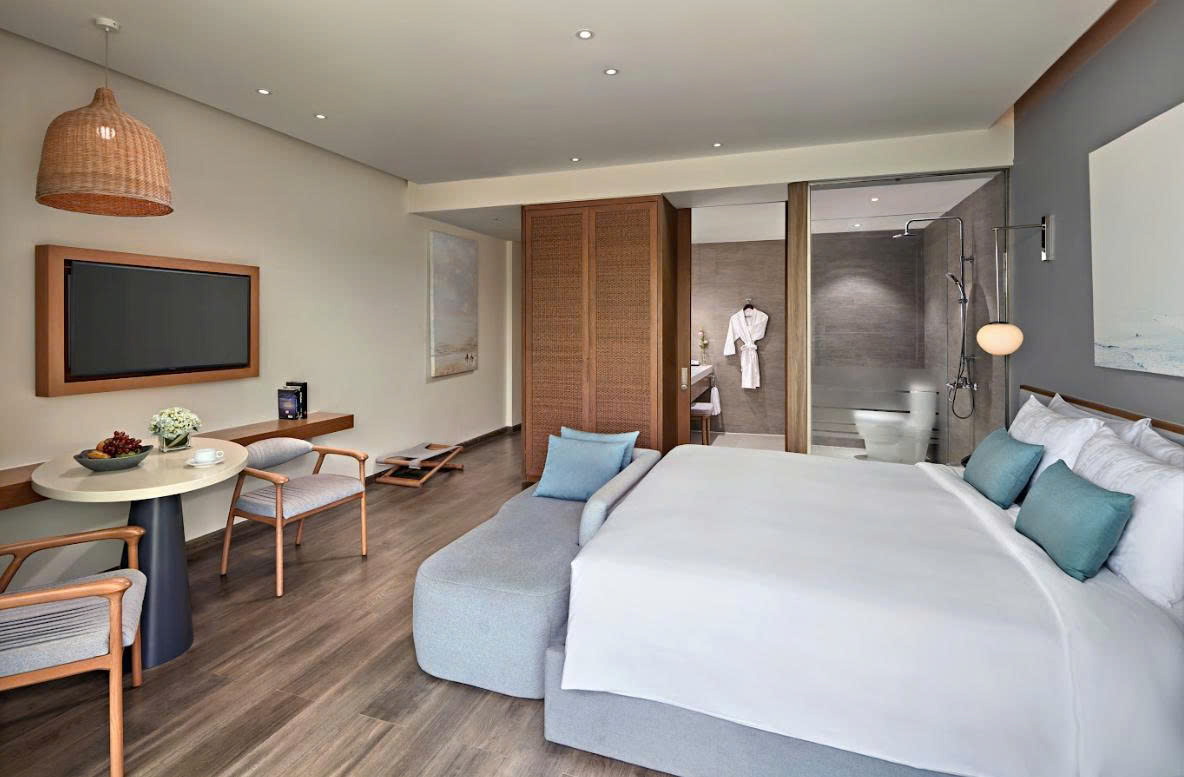 Standard Room 1 King Bed with Balcony #2