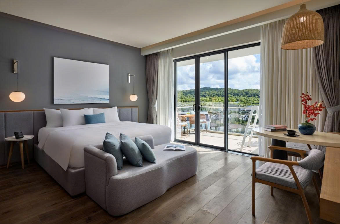Standard Room 1 King Bed with Balcony #4