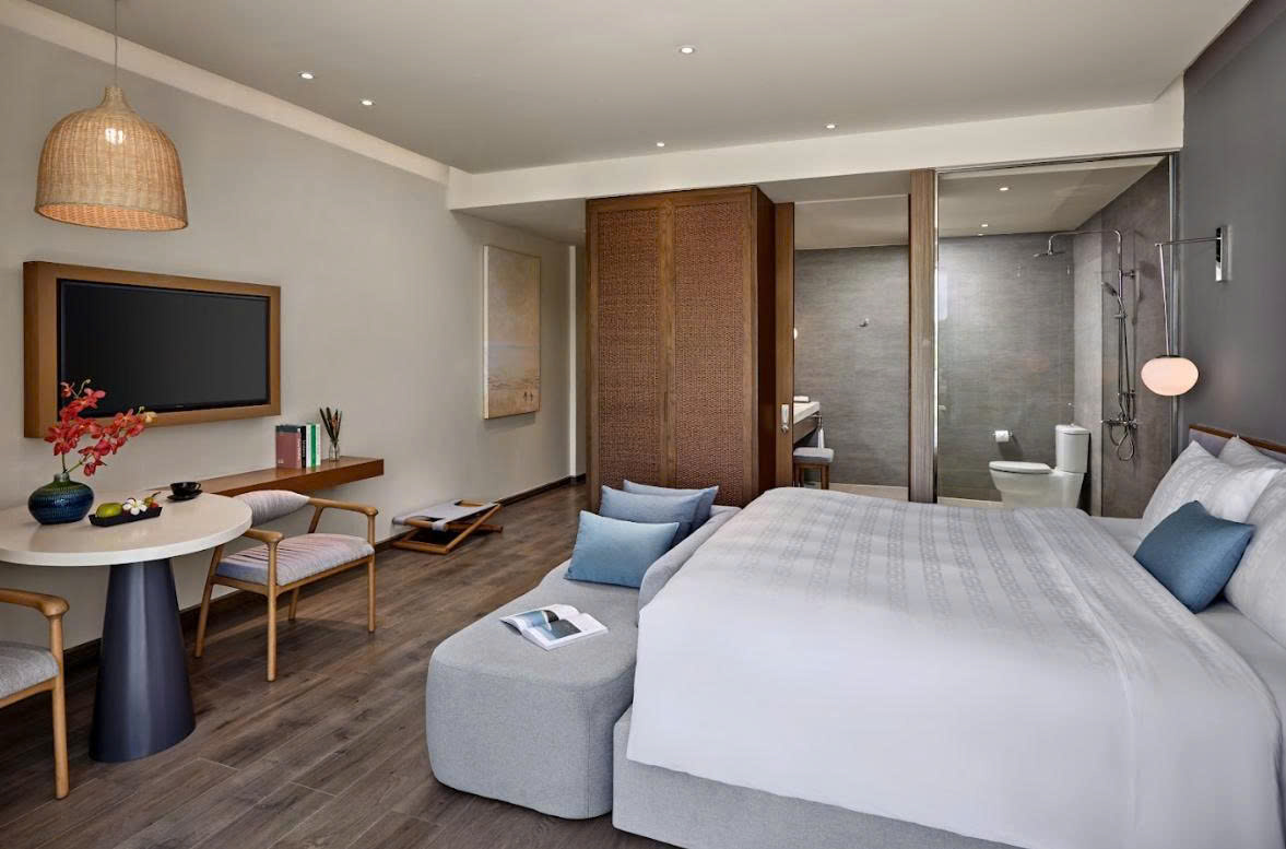 Standard Room 1 King Bed with Balcony #3