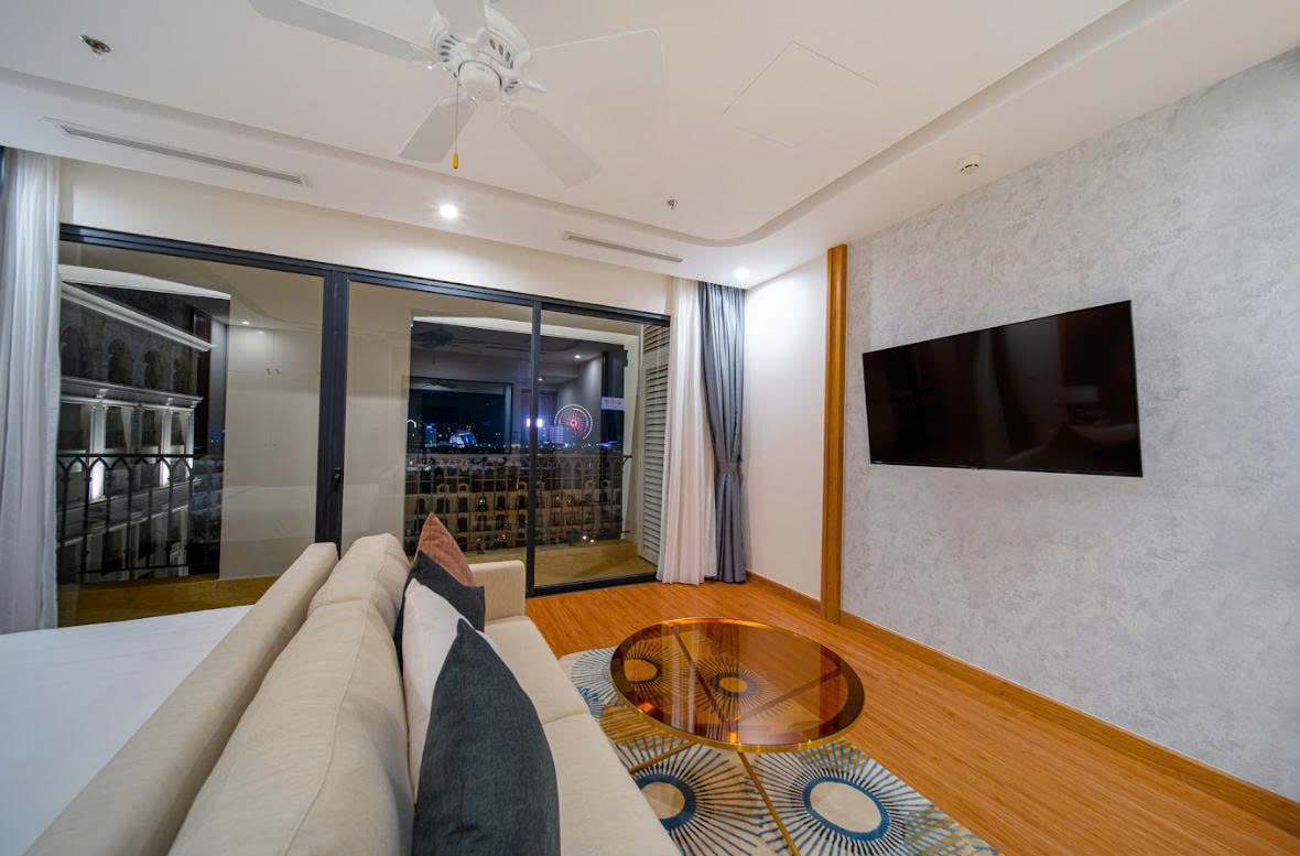 Studio Suite #4