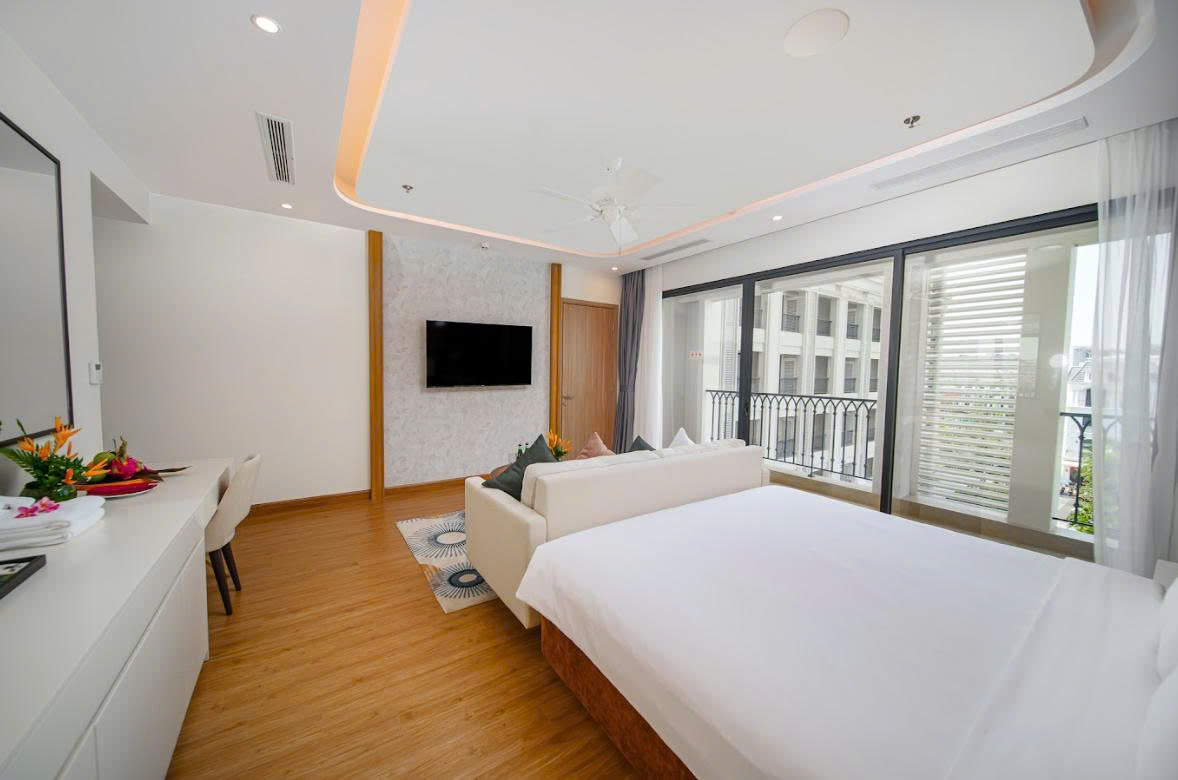 Studio Suite #7