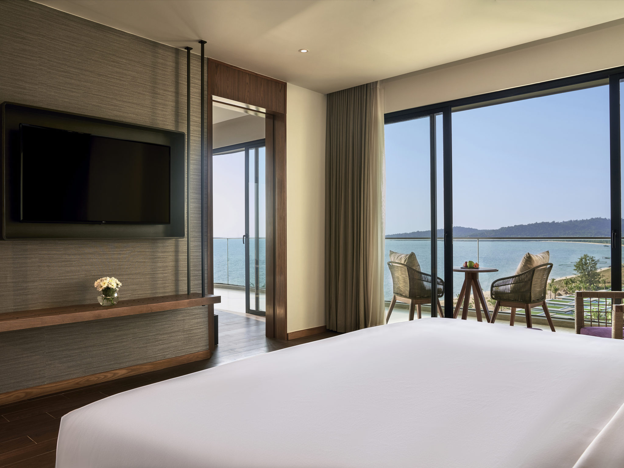 Sea View Suite Room with Balcony #4