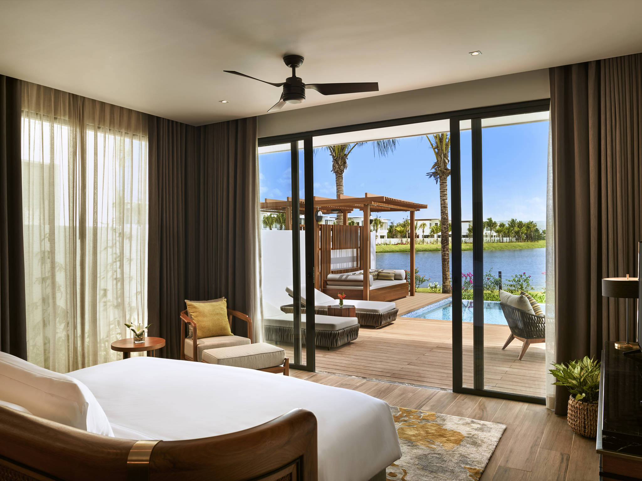 Family 3 Bedroom Duplex Villa with Private Pool - Lake View #4