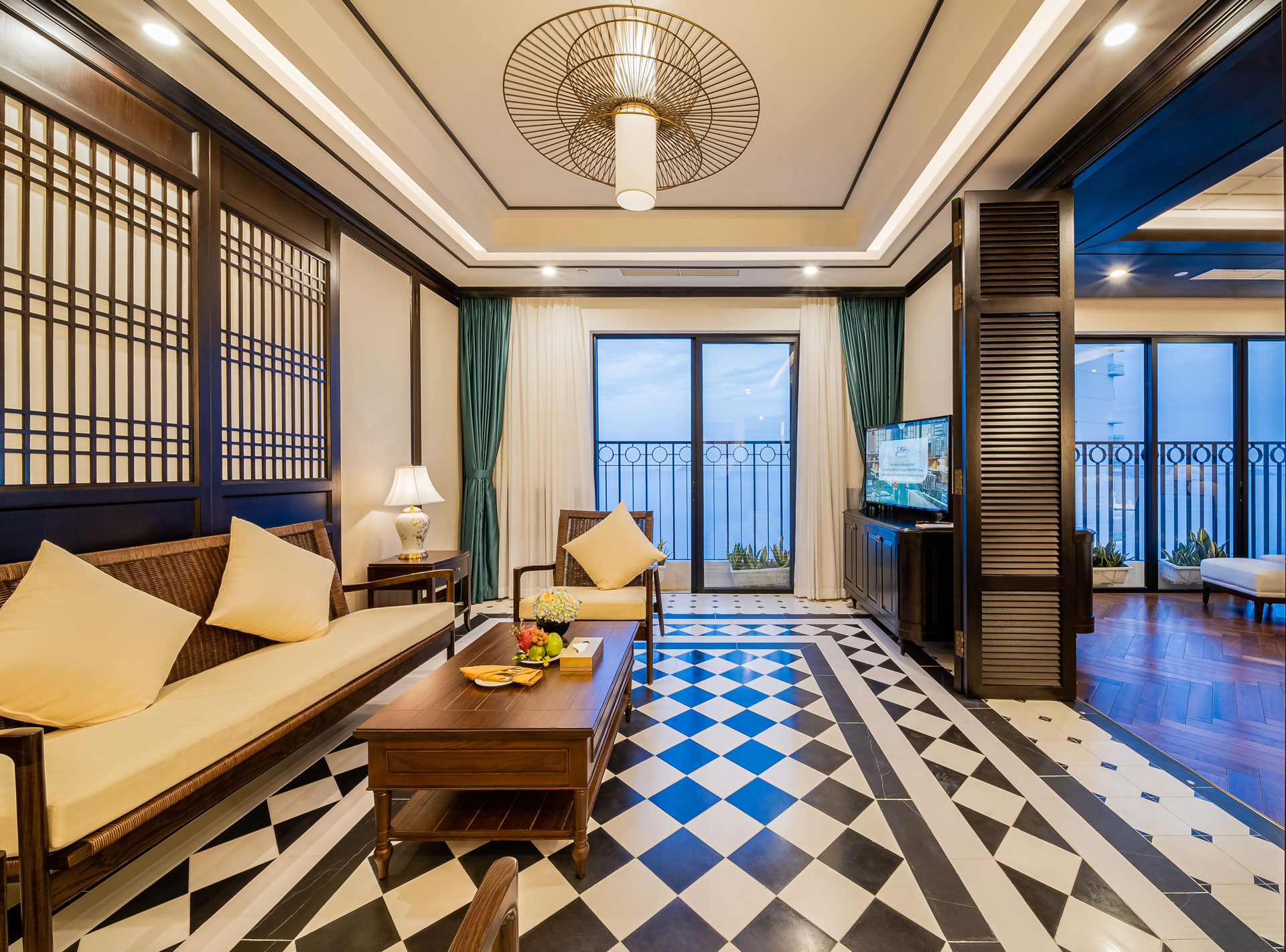 Royal Suite #3