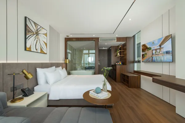 Premier Deluxe Ocean View Balcony Double #2