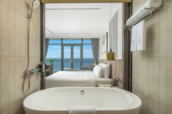 Premier Deluxe Ocean View Balcony Double #3