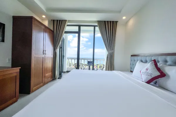Deluxe Double Seaview #3