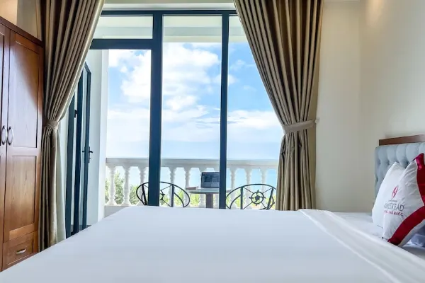 Deluxe Double Seaview #2