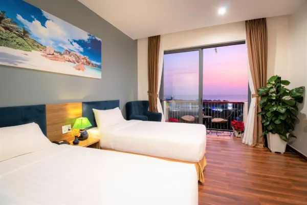 Deluxe Sea View with Balcony Twin #1