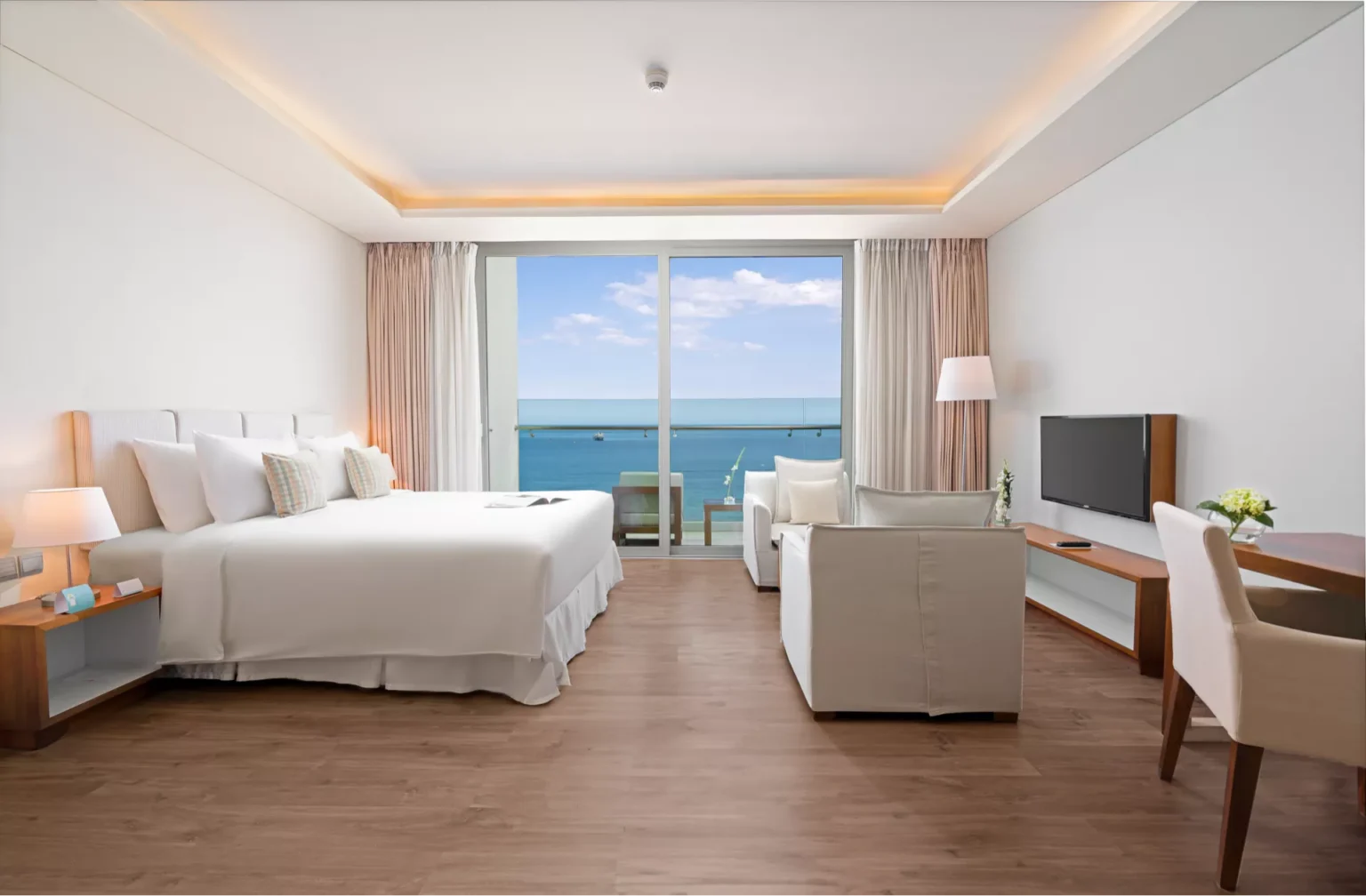 Light Plus Ocean Front With Balcony #1