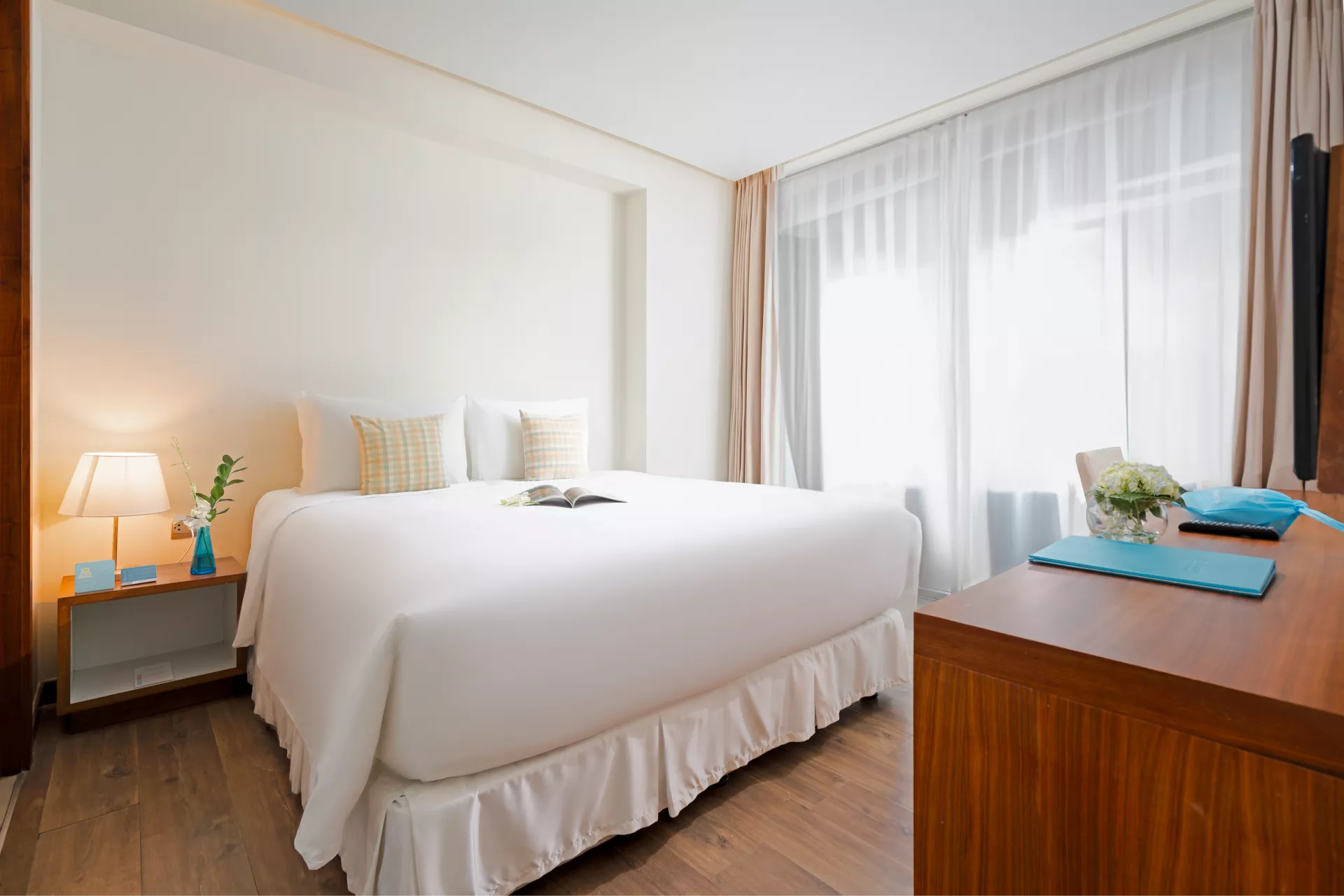 Delight Plus With Balcony (Two-bedroom Apartment with separated Living Room) #1