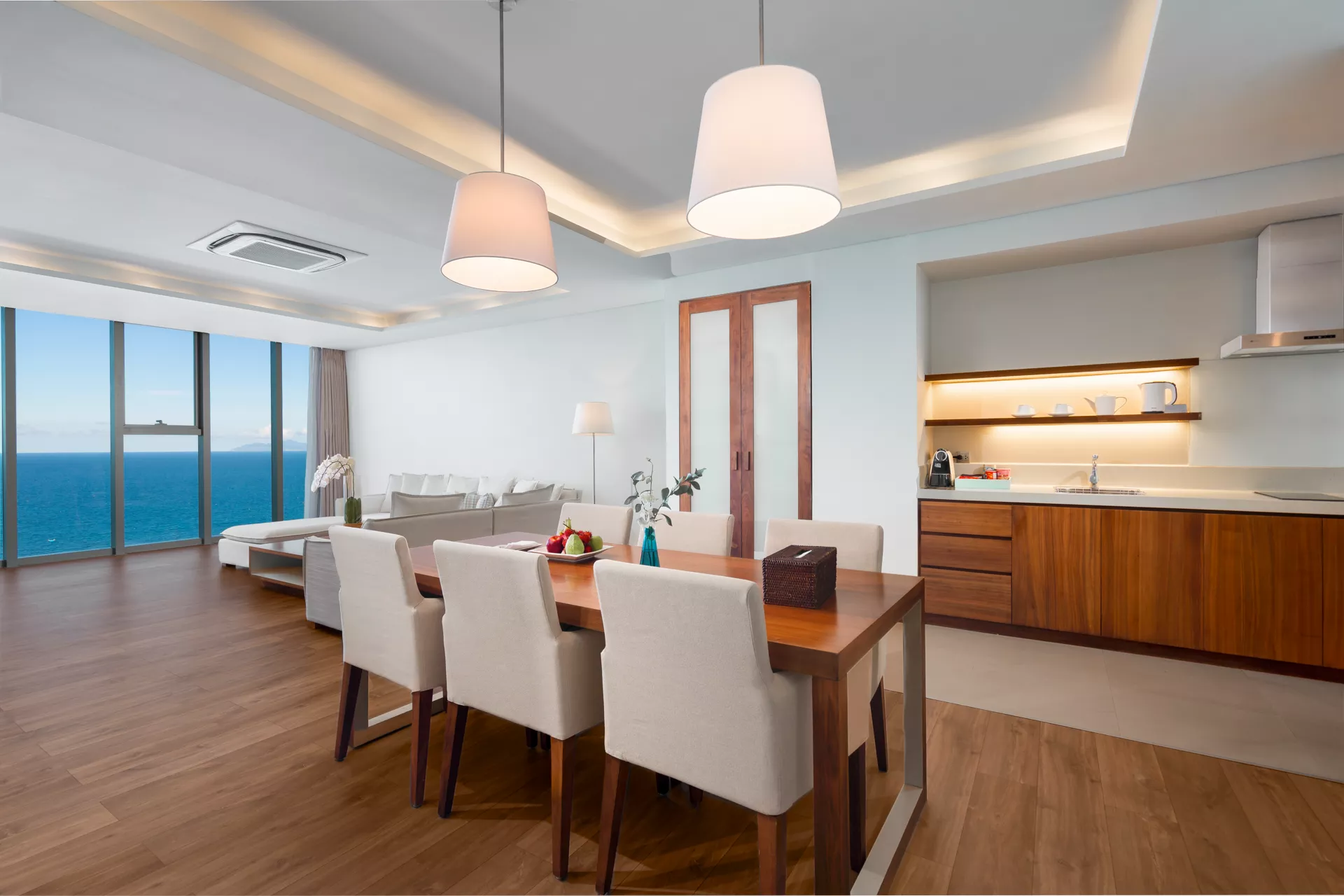 Highlight Plus Ocean Front With Balcony (Two-bedroom Premier Apartment with Large Living Room) #5