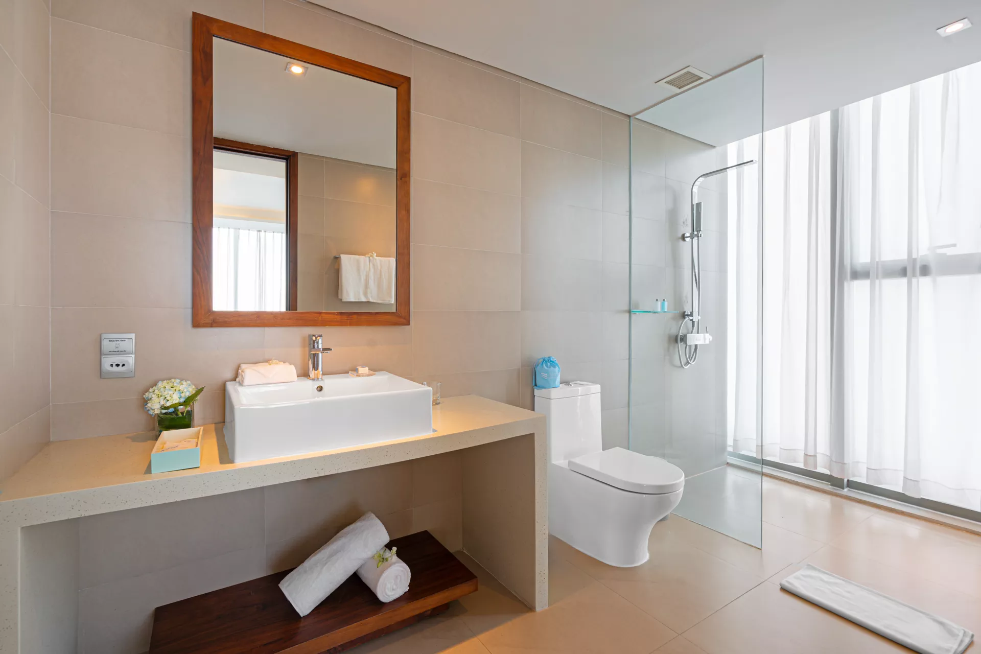 Highlight Plus Ocean Front With Balcony (Two-bedroom Premier Apartment with Large Living Room) #6