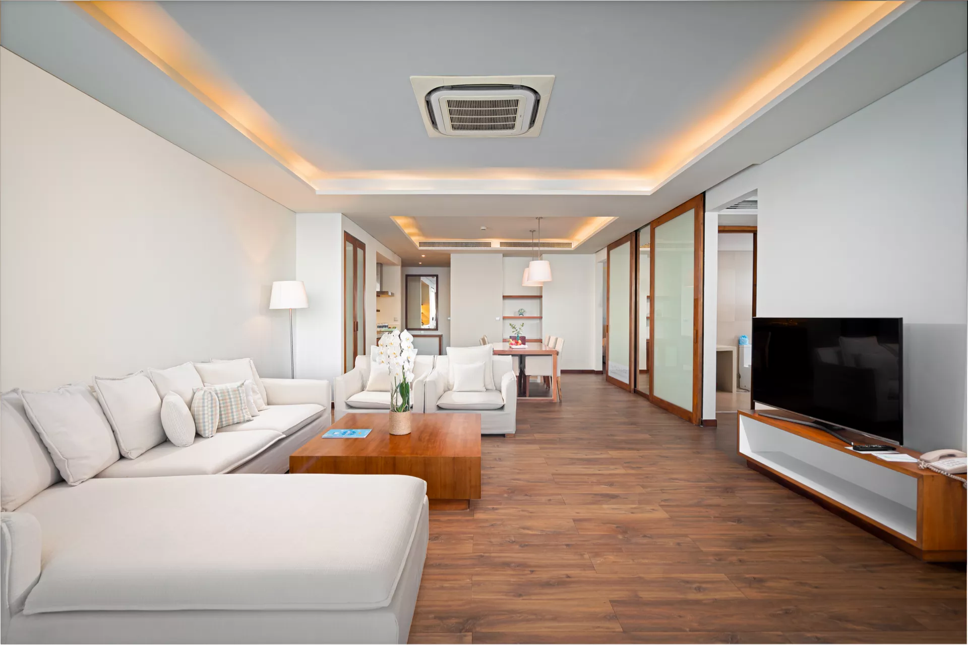 Highlight Plus Ocean Front With Balcony (Two-bedroom Premier Apartment with Large Living Room) #3