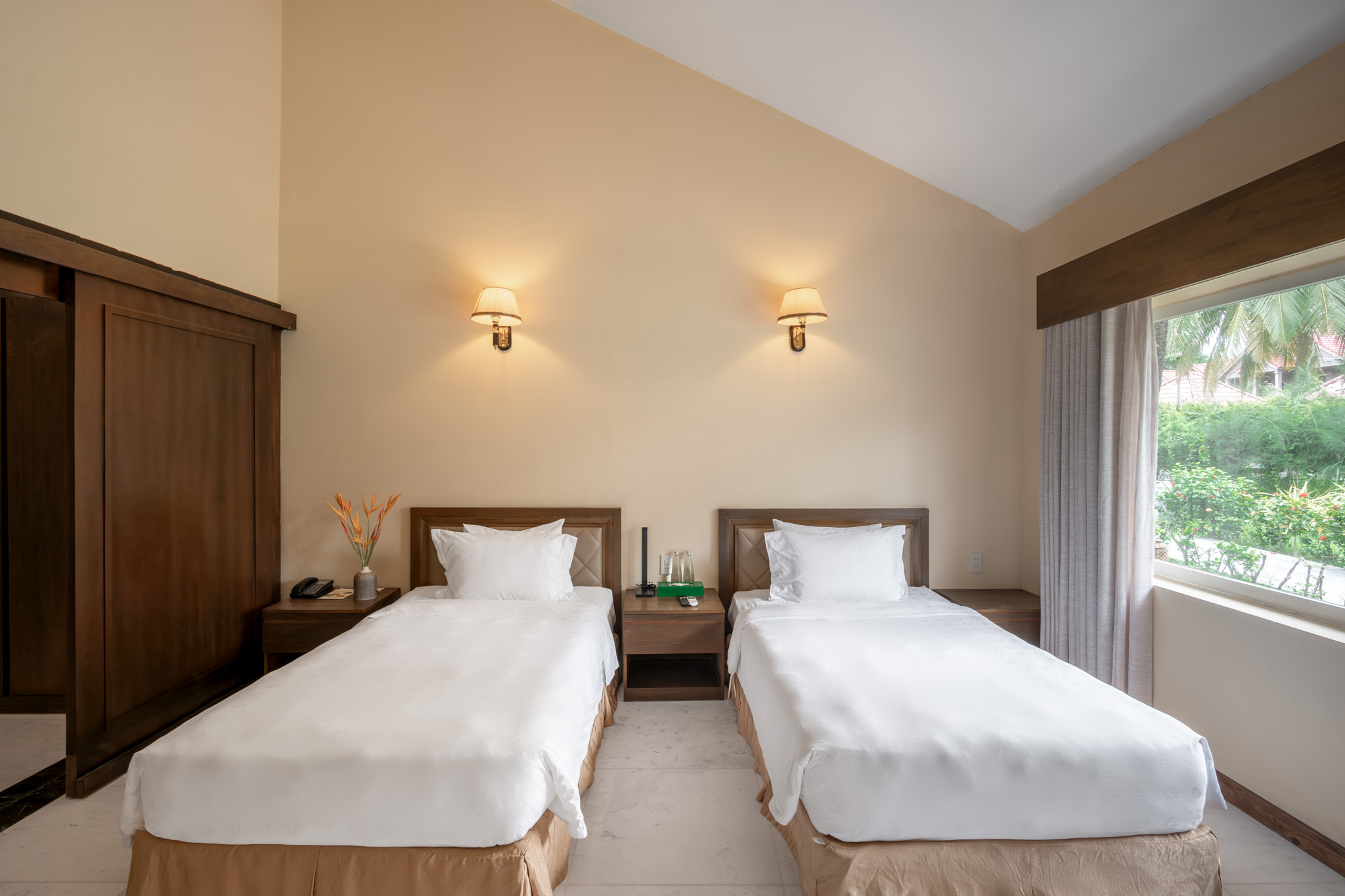 Famiana Executive Suite #9