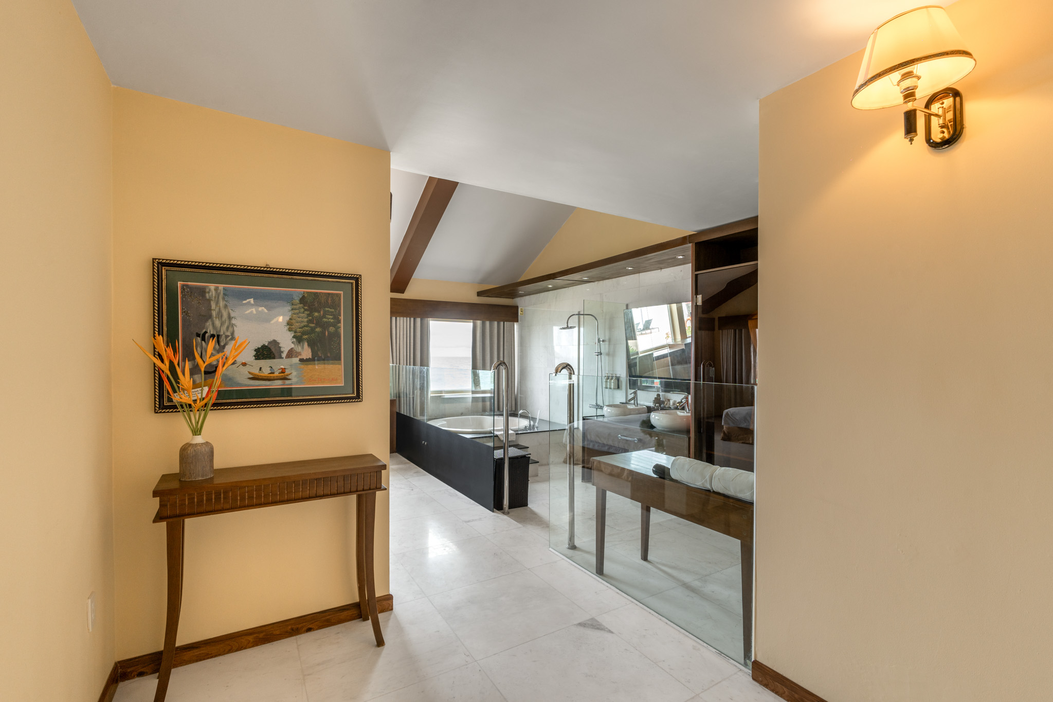 Famiana Executive Suite #13