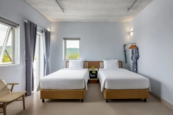 Deluxe Twin With Balcony #2