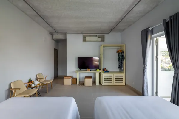 Deluxe Twin With Balcony #4