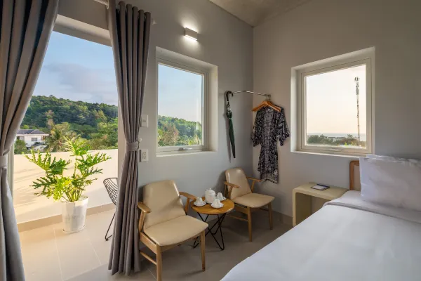 Deluxe Triple With Balcony #4