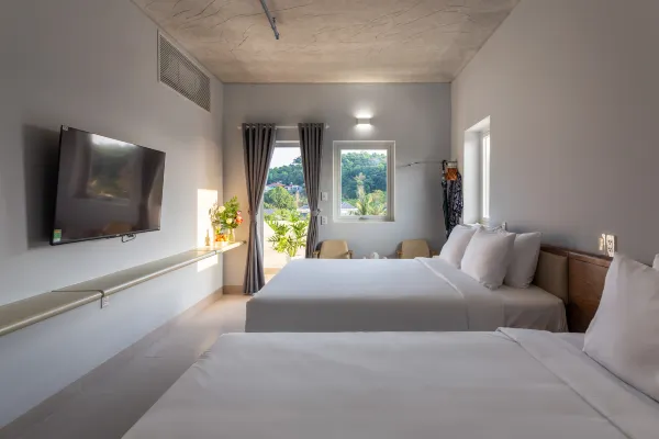 Deluxe Triple With Balcony #1