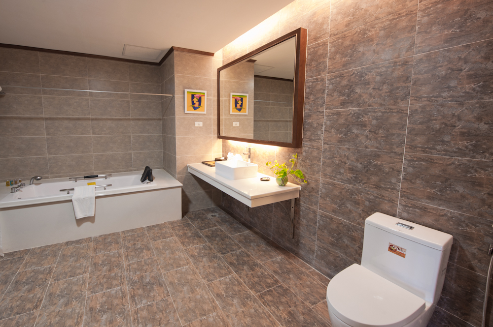 Executive Suite #6
