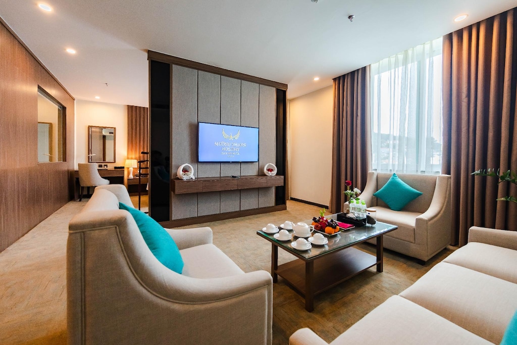 Executive Suite #4