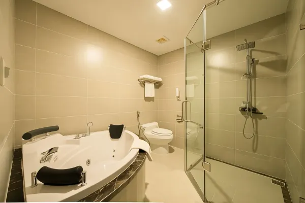 Executive Suite #4