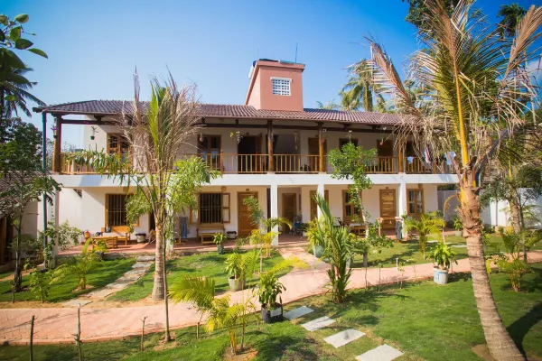 Standard with Garden View #10