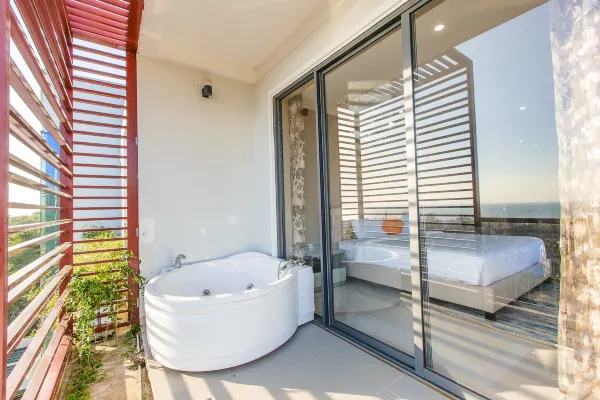 Soluna Penhouse 3BR Sea View #3