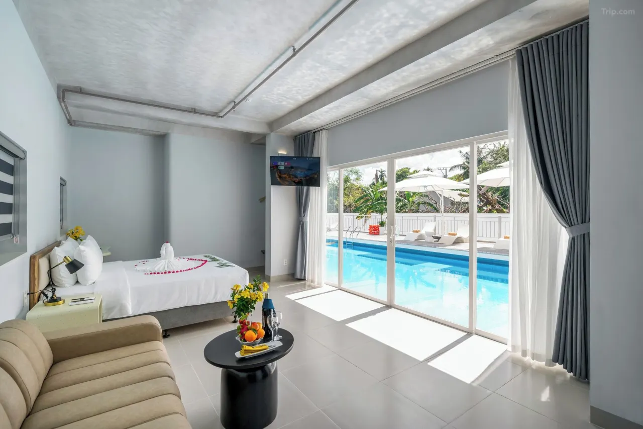 Deluxe Double Pool View #1