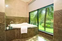Premium Deluxe Garden View #6
