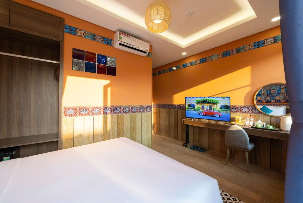 Aura Amoris, Standard City View, Queen Bed with Window #2