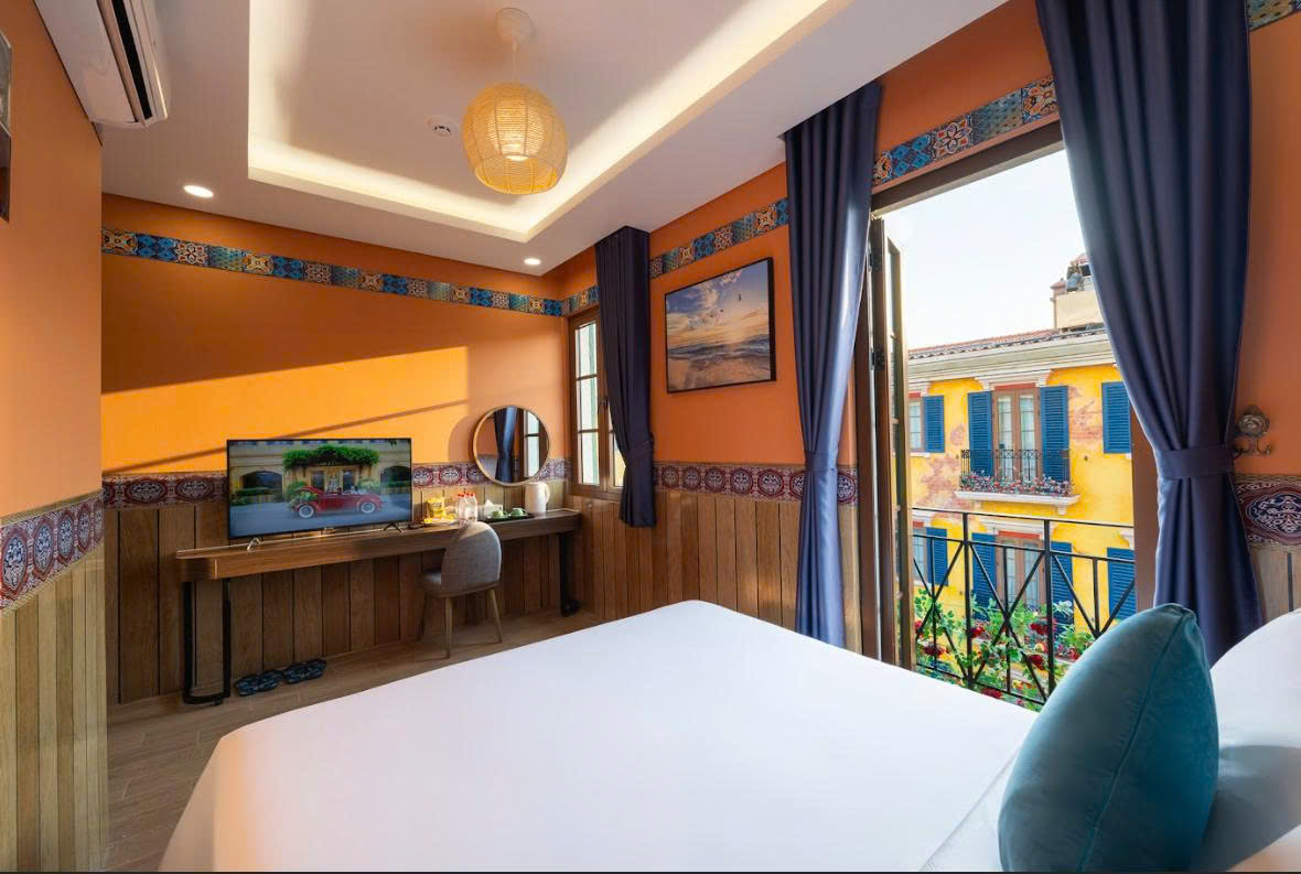 Aura Amoris, Standard City View, Queen Bed with Window #1